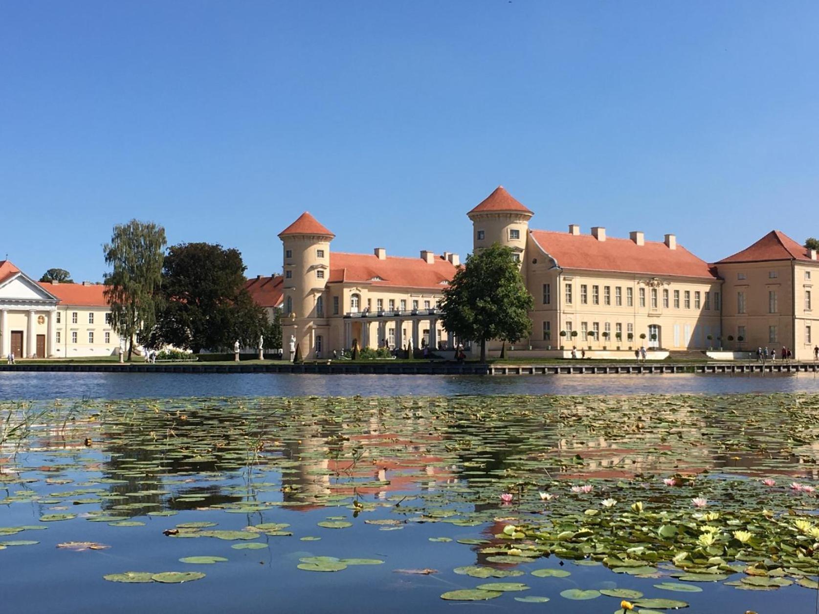 Schlosshotel ラインスベルク エクステリア 写真